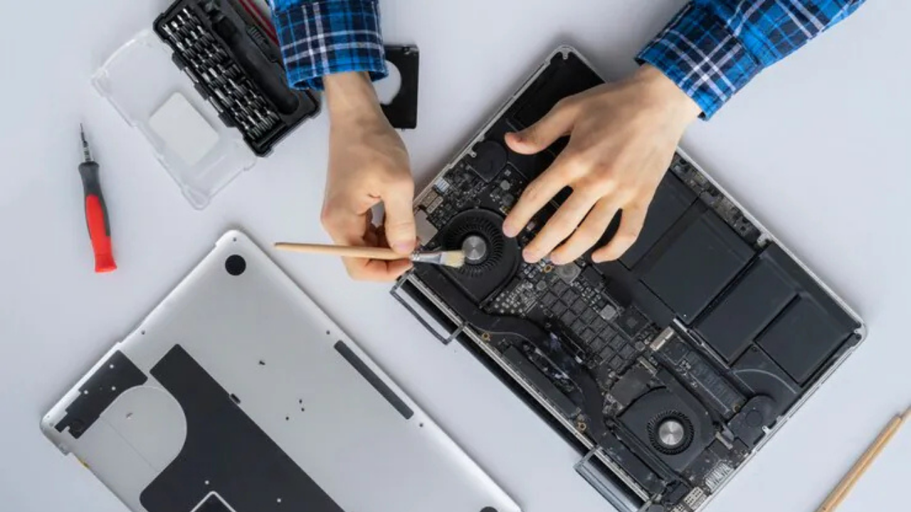 A2337 MacBook Air M1 İç Panel Değişimi Beylikdüzü